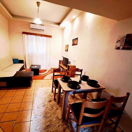 House With Yard Subway 5Min Walk Apartment Atena Exterior foto