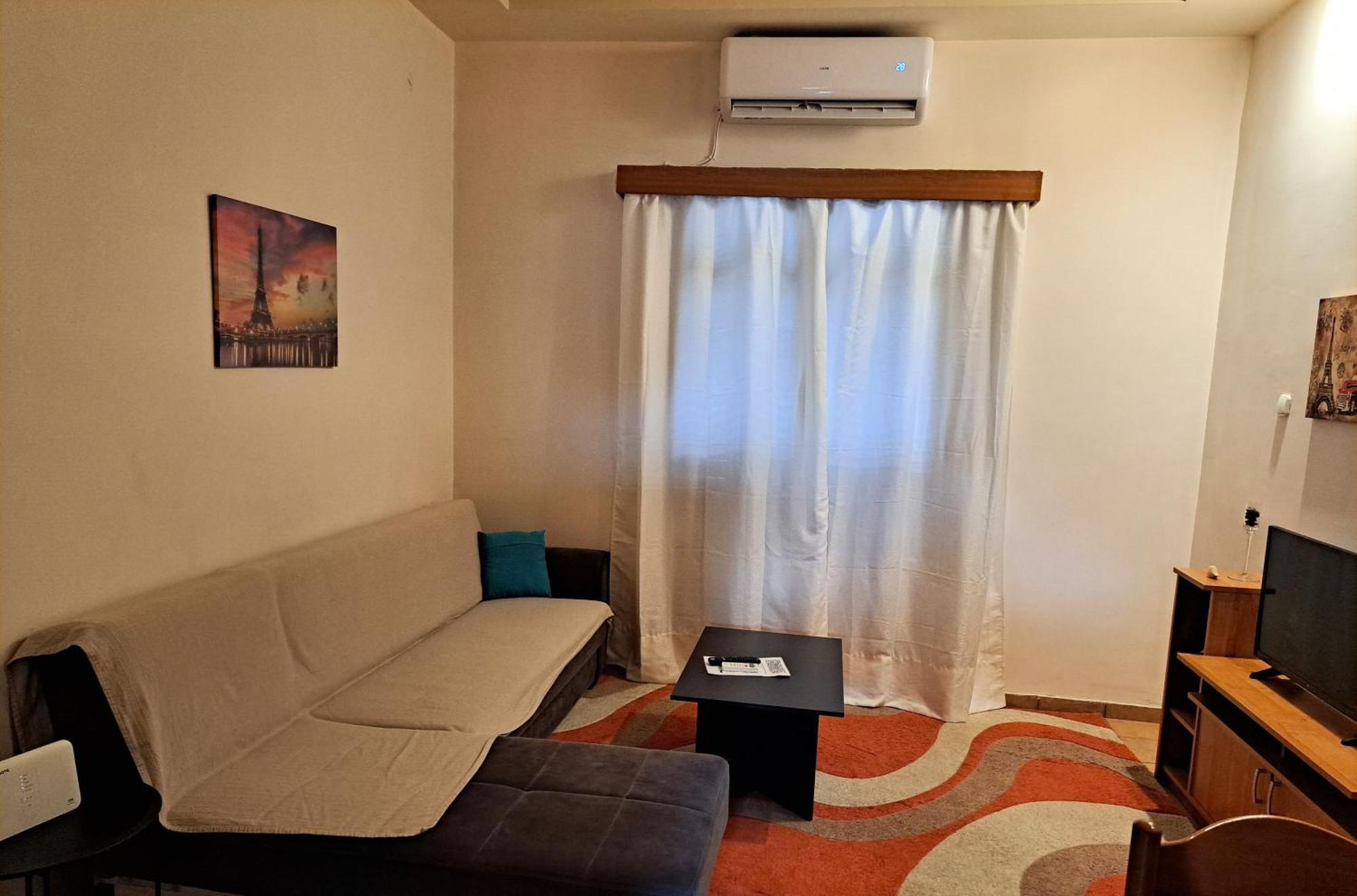 House With Yard Subway 5Min Walk Apartment Atena Exterior foto